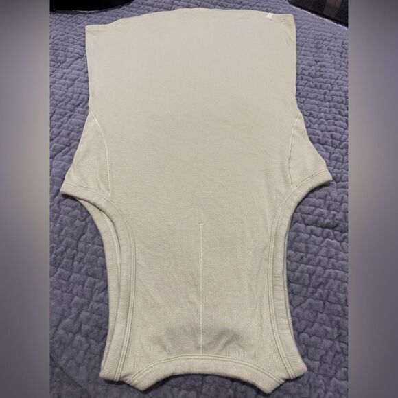 Lululemon Pistachio Green Ribbed Sleeveless Tank Top Stretchy Size M - Picture 9 of 17